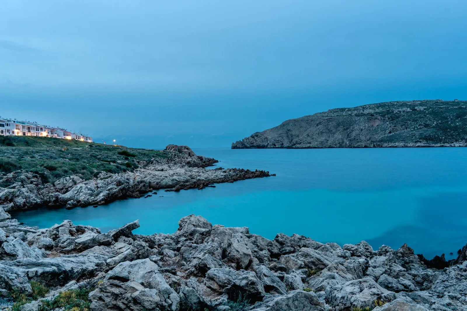 Camí de Cavalls stone path above a Menorca cove
