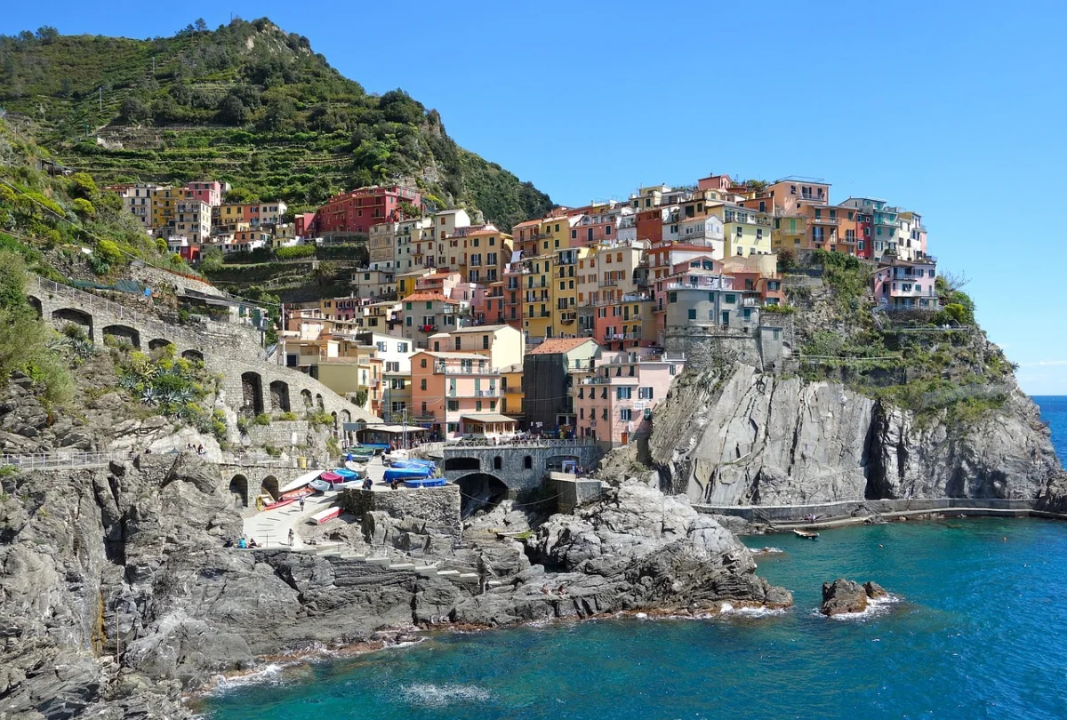 Coastal village and colourful houses along the Cinque Terre coastline, Italy
