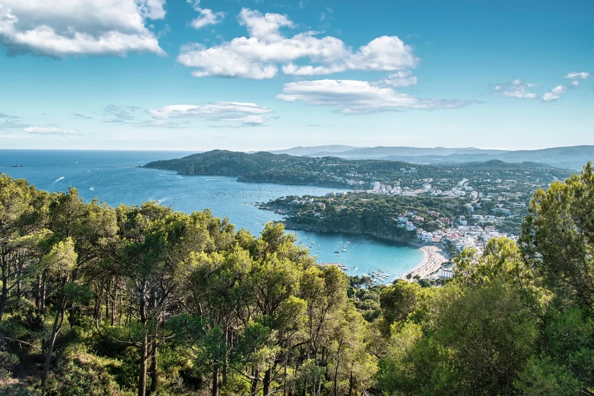 Rocky cove near Llafranc on the Camí de Ronda, Costa Brava